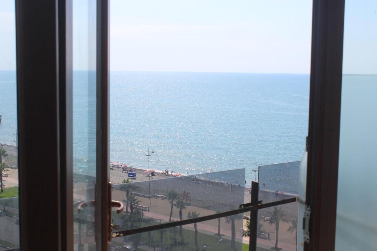 Apartment On The Back Sea Batumi Exterior foto